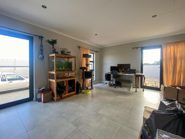 2 Bedroom Property for Sale in Vermont Western Cape